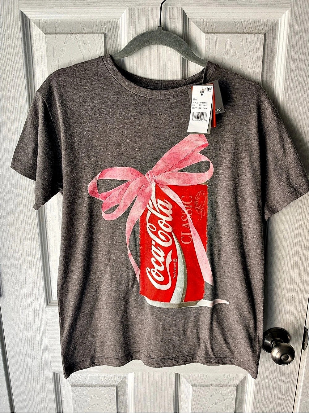 NWT Coca-Cola Classic Pink Bow Graphic T-Shirt Gray & Red Medium
